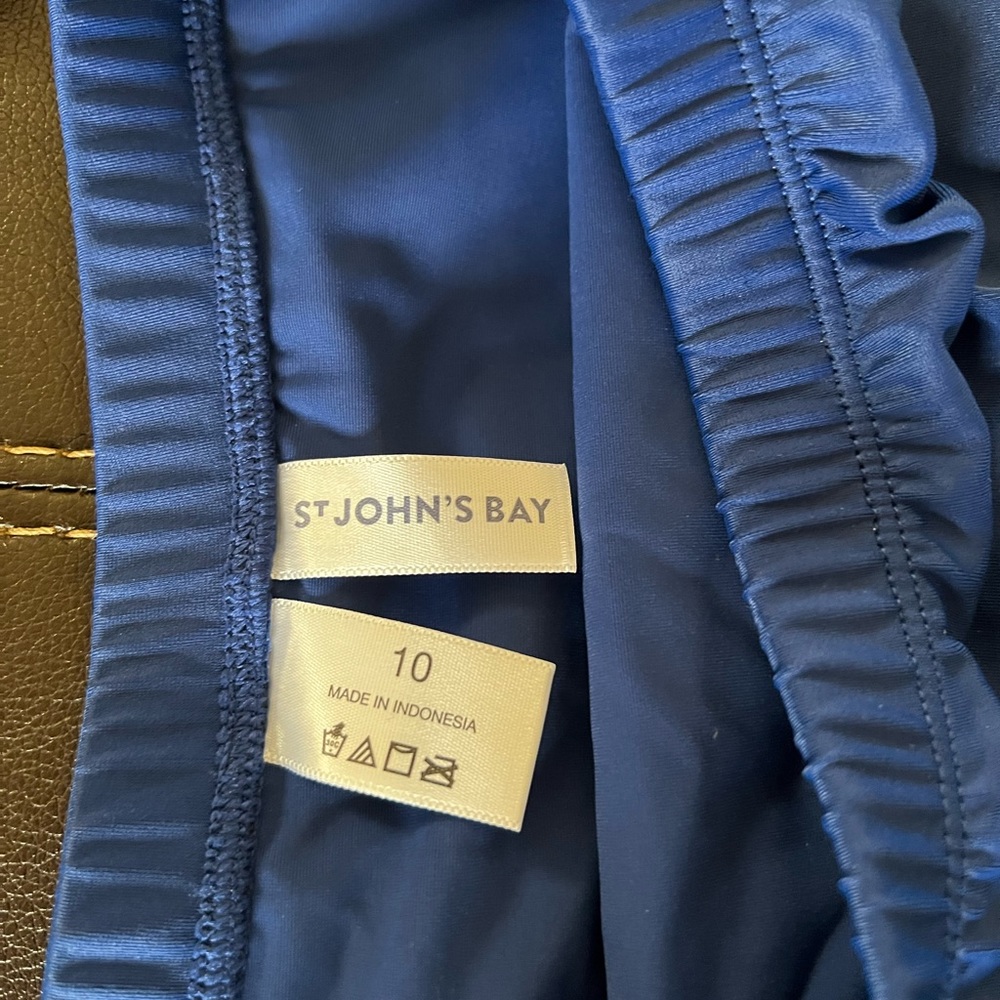 Never worn - Picture 2 of 3